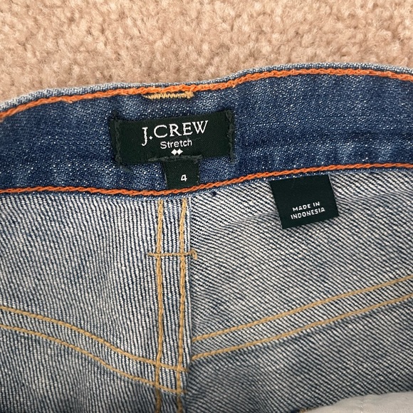 J. CREW DISTRESSED ROLLED CUFF MID RISE JEAN SHORTS SIZE 4 - Picture 3 of 8